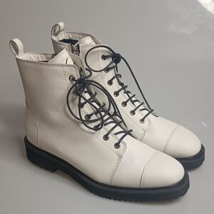 Guiseppi Zanotti Thora Lace Up Boot Size 41